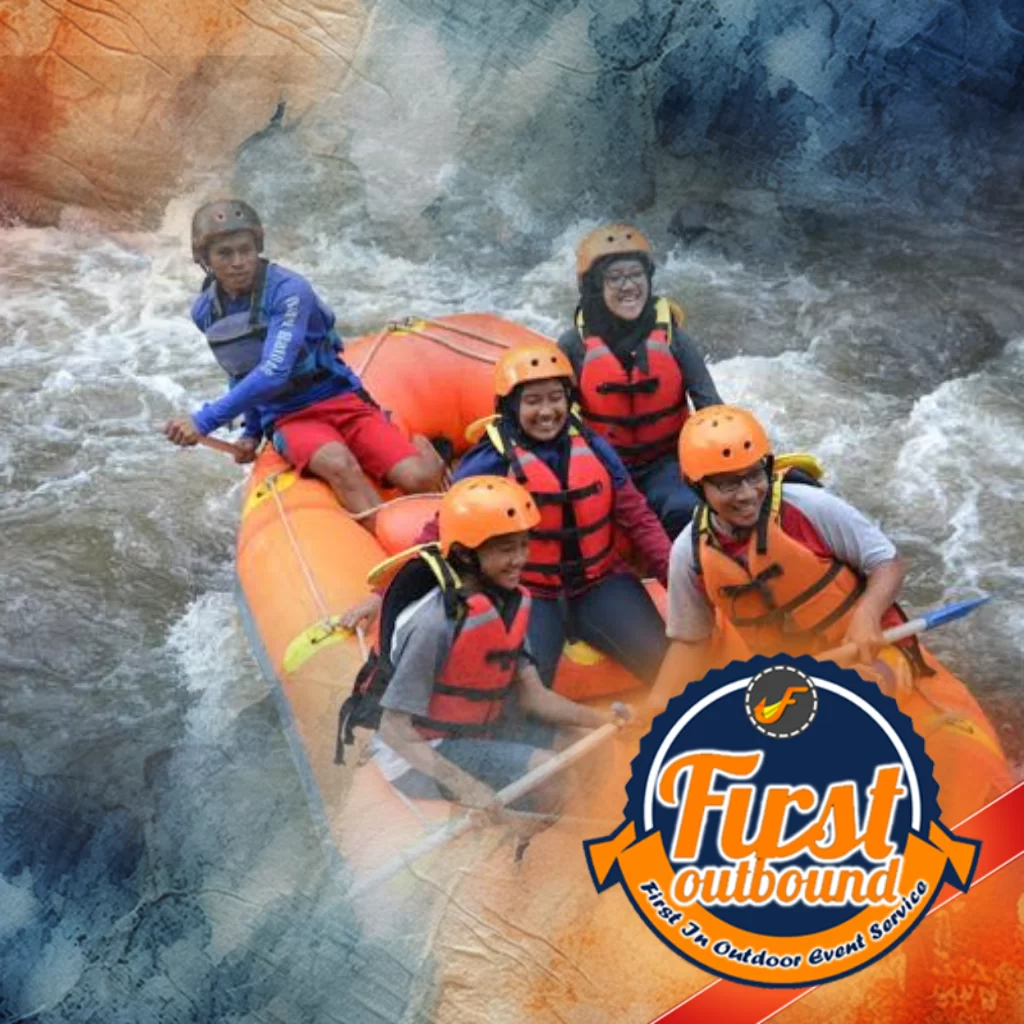 Rafting dengan standar keselamatan CHSE - life jacket dan trainer berpengalaman