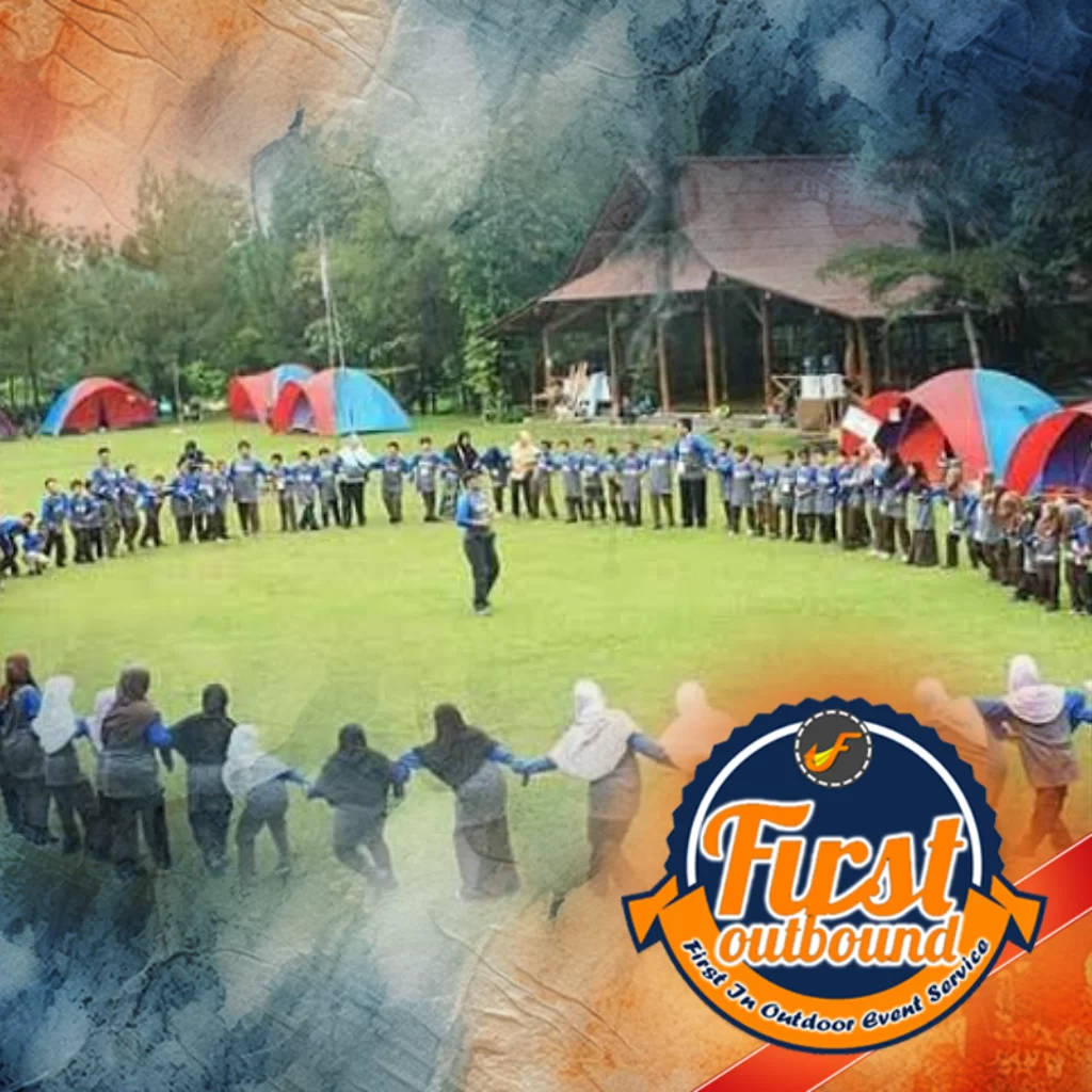 Peserta outbound hybrid team mengikuti games strategi di area terbuka sambil berdiskusi kelompok