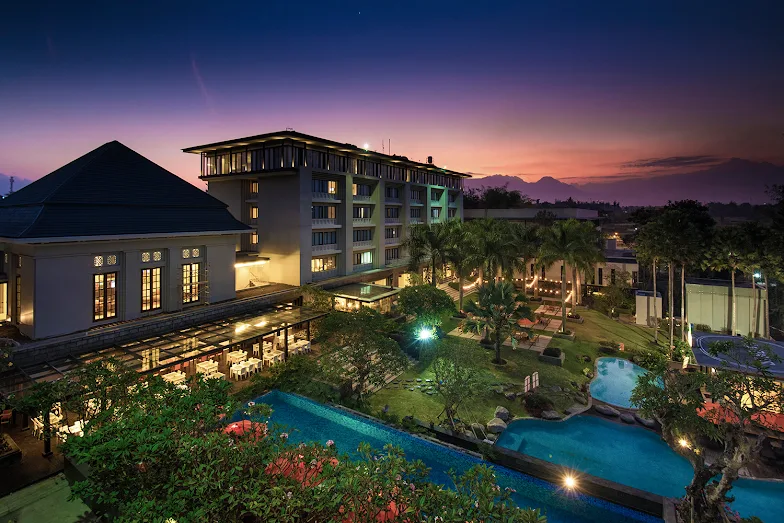 Ruang meeting modern di Harris Hotel, tempat rapat dan gathering yang dinamis di Malang.