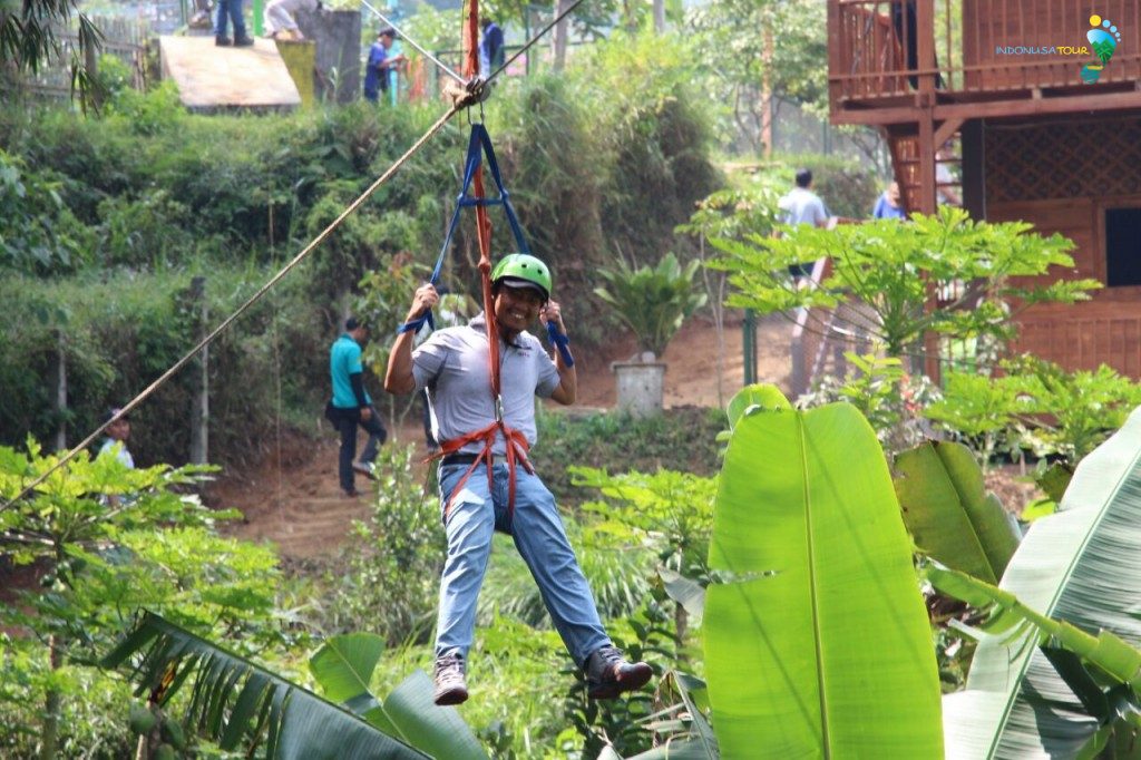 Fun games outbound anak di Dusun Sahabat Malang