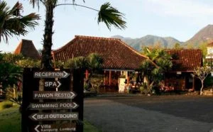 penanda arah lokasi outbound di kampung lumbung beji