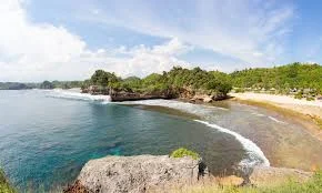 Pantai Banyu Meneng Tenang