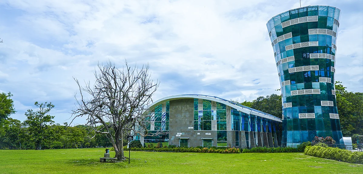Suasana Gathering Malang di Kebun Raya Purwodadi yang asri