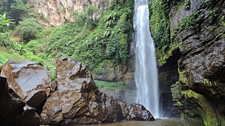 Sejarah Coban Rais Batu Malang - wisata air terjun alami yang berkembang menjadi wisata instagramable Malang