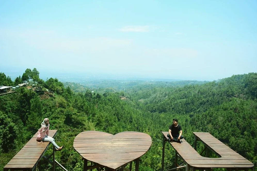 Family trip di Coban Rais Batu Malang dengan panorama alam dan wisata batu malang terbaru