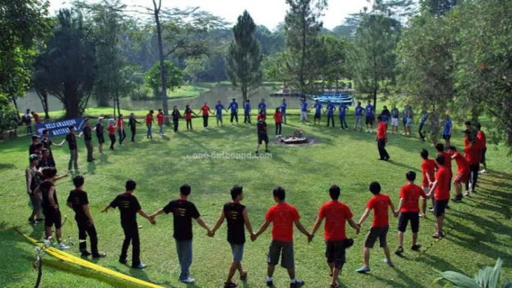 tempat outbound di malang coban rondo area luas aman gathering kantor team building alam