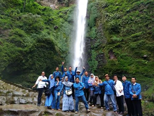 aktivitas favorit pengunjung coban rondo malang main air foto prewedding family gathering corporate outing edukasi anak