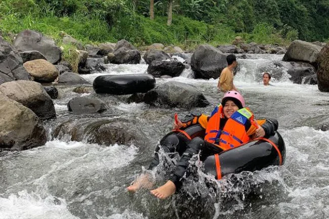 Perbandingan Ledok Amprong Malang dengan Coban Pelangi, Coban Jahe dan wisata Bromo