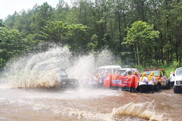 outing kantor malang dengan kegiatan jeep offroad batu untuk gathering perusahaan di batu