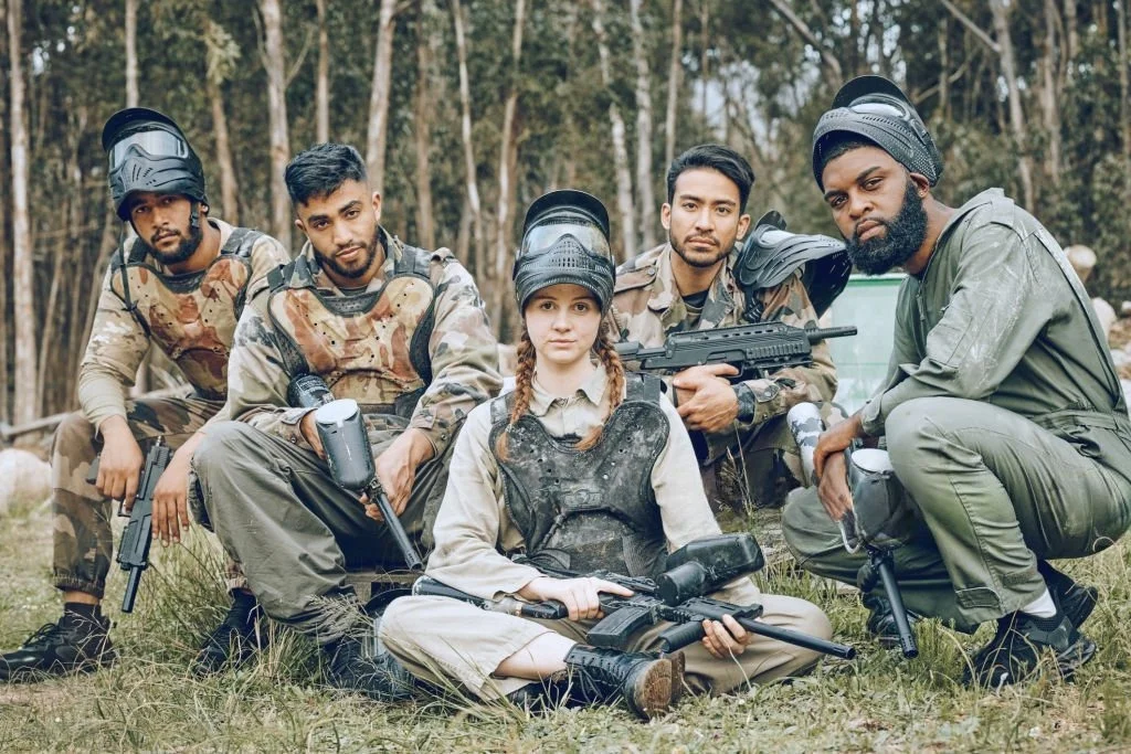 Paket paintball untuk outing kantor di Malang: fun games, ice breaking, dan paintball war untuk team building