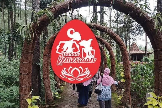 Perbandingan wisata Batu dan Pujon Malang - Taman Kemesraan sebagai wisata romantis dan budaya unik