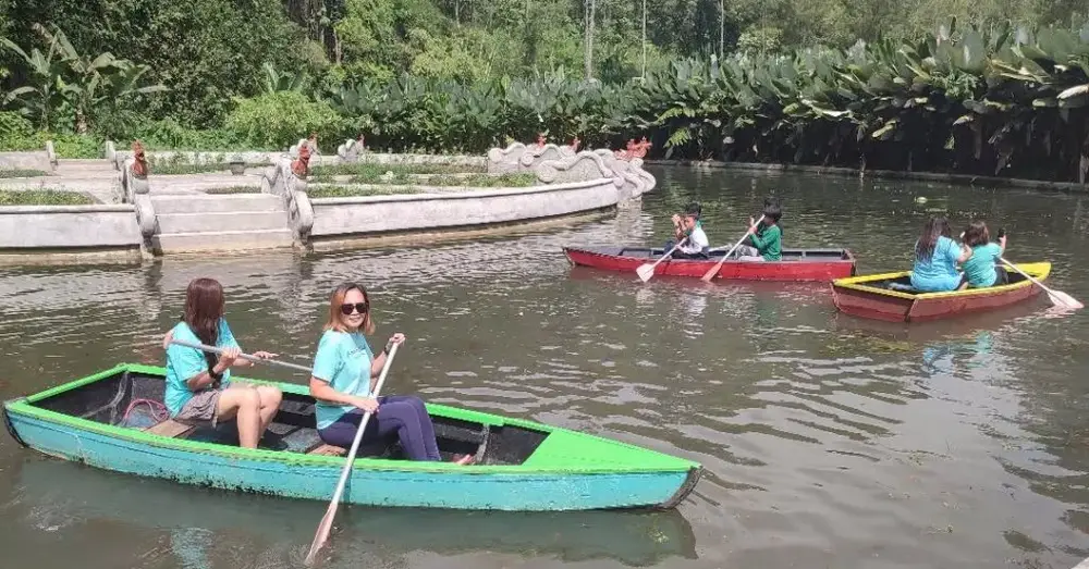 Review pengunjung Taman Kemesraan Pujon Malang - tempat romantis aesthetic dengan spot foto instagramable