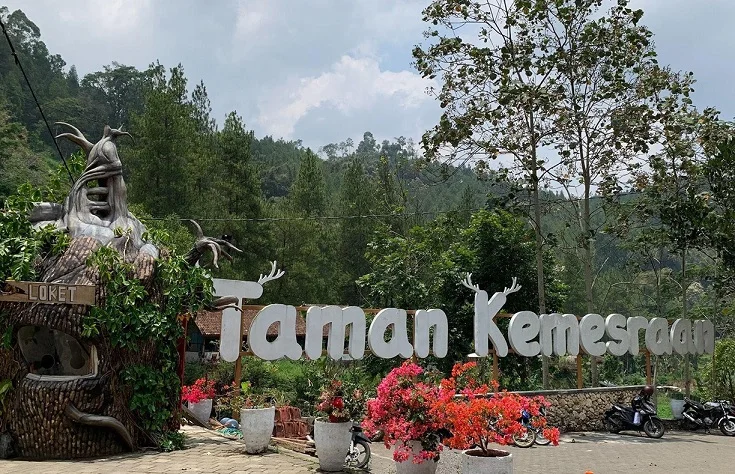 Taman Kemesraan Pujon Malang - wisata romantis dan spot foto instagramable