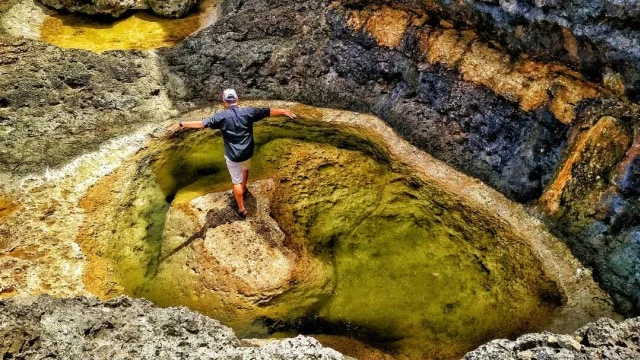 fasilitas teluk bidadari malang toilet warung mushola area parkir camping