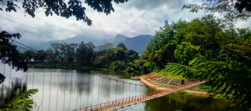 tips berkunjung ke waduk selorejo malang datang pagi bawa jaket dan perlengkapan
