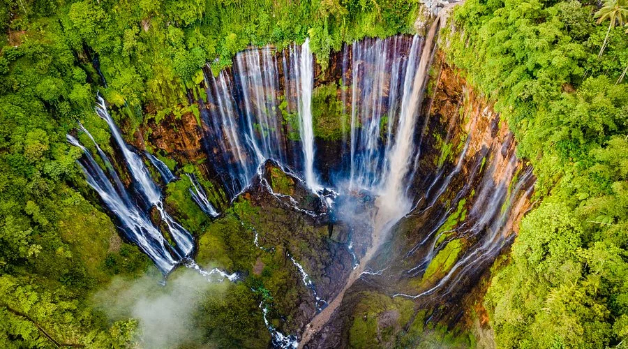 Pemandangan Atas Tumpak Sewu