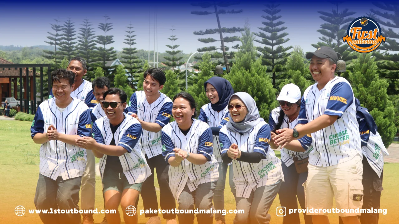 Anak sekolah dan pelajar mengikuti paket outbound anak Malang penuh keseruan dengan trainer ramah anak First Outbound
